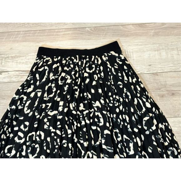 H & M knee length/midi skirt size 4 - Picture 2 of 10
